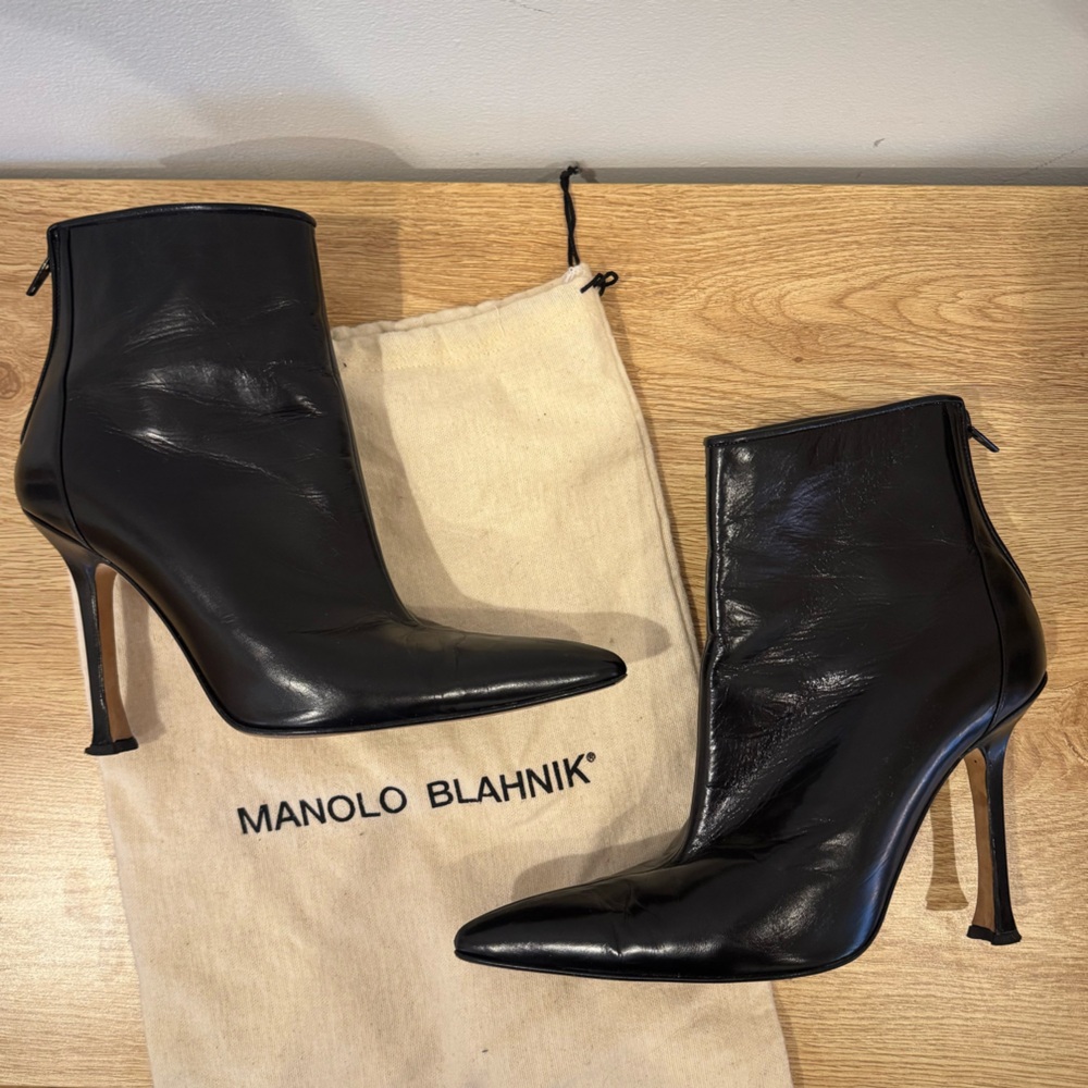 Manolo Blahnik Black Leather Ankle Boots with Pointed Toe and Stiletto Heel